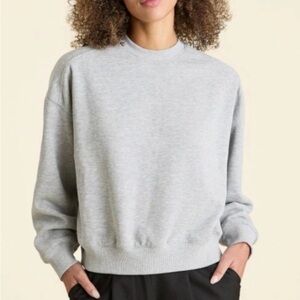 Nuuds Women Gray Sweater size small